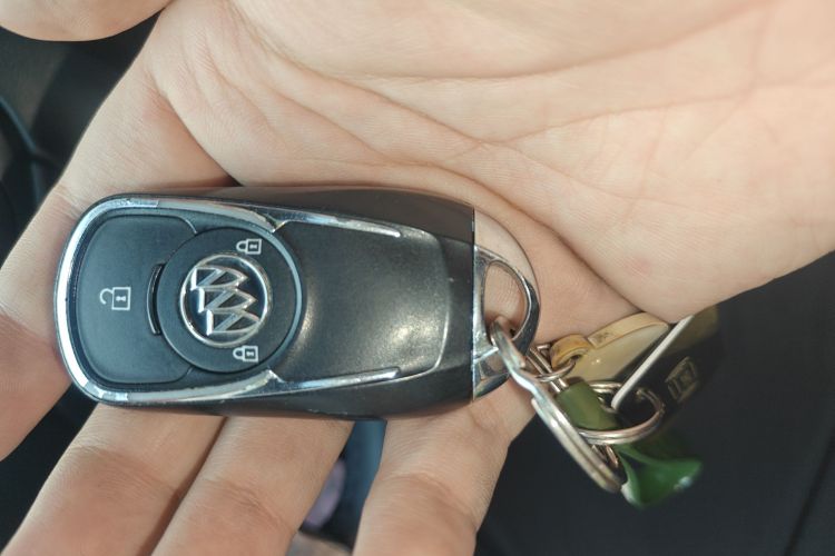 别克 昂科拉 2020款 20T CVT精英型中控内饰11