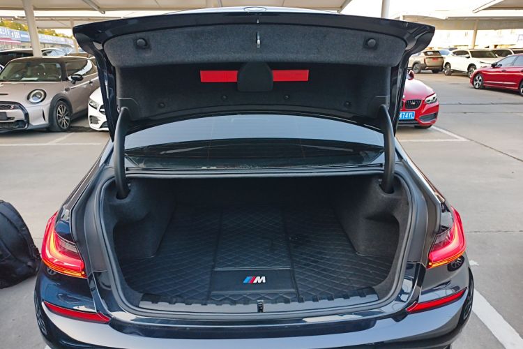 宝马3系 2022款 325i M运动套装机舱底盘23