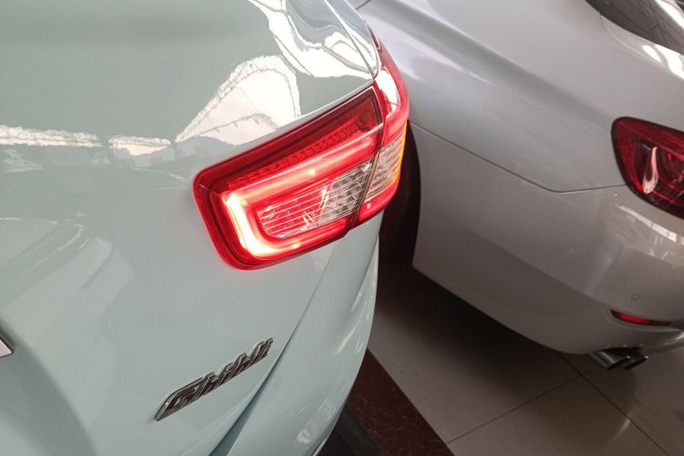 玛莎拉蒂 Ghibli 2017款 3.0T 标准版车身外观9