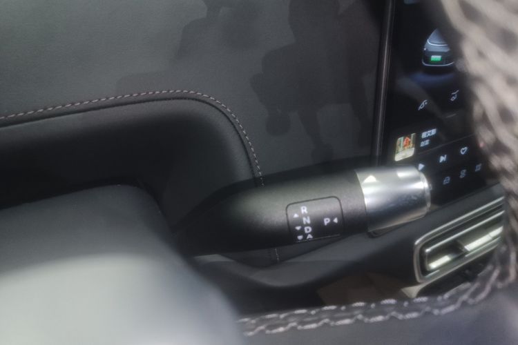 理想汽车 理想L9 2022款 Max中控内饰18