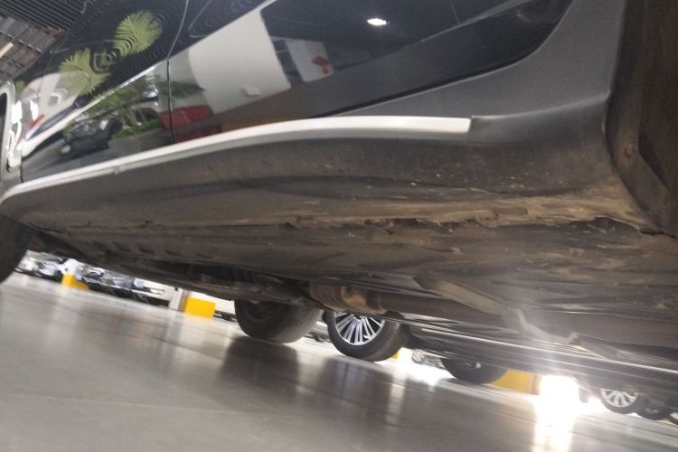 奔驰GLC 2021款 GLC 260 L 4MATIC 豪华型局部细节9002