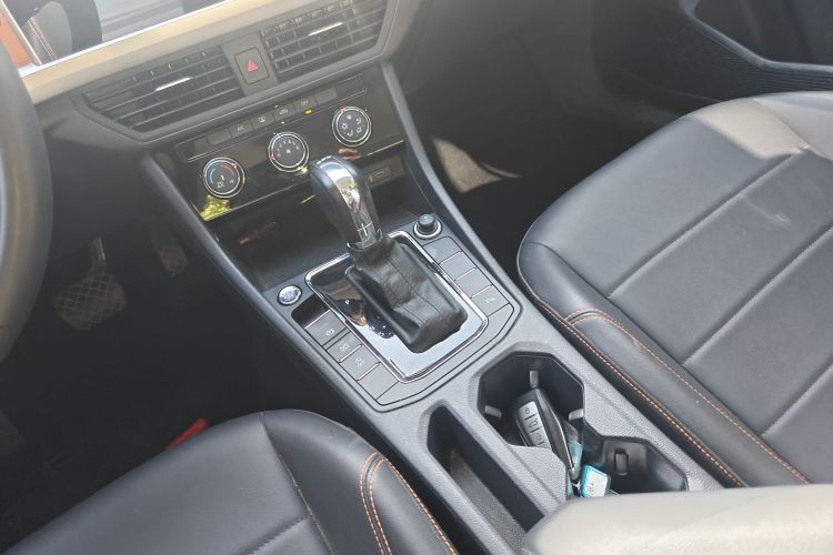 大众 宝来 2023款 200TSI DSG悦行版中控内饰18