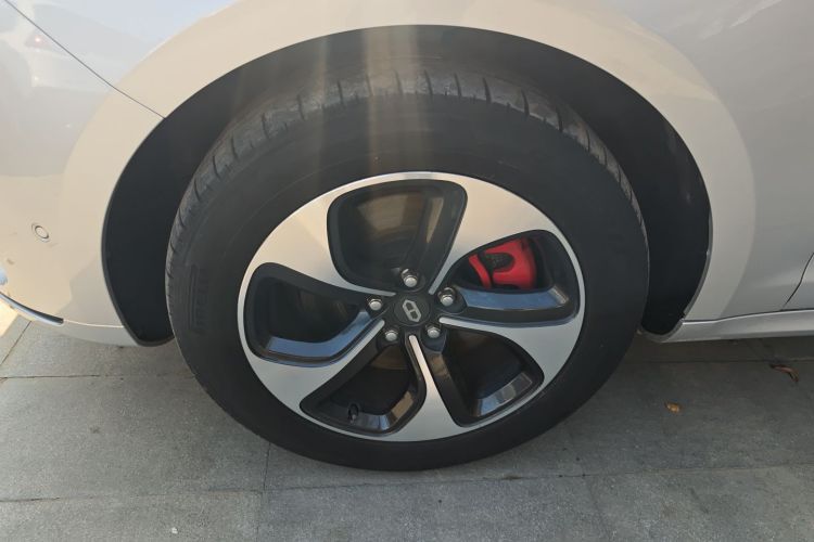 鸿蒙智行 问界M5 2022款 增程四驱性能版车身外观6007