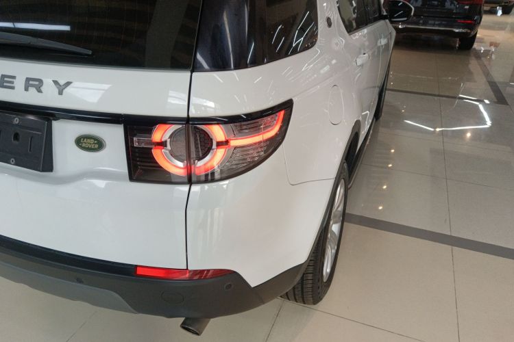 路虎 发现神行 2017款 2.0T SE车身外观9