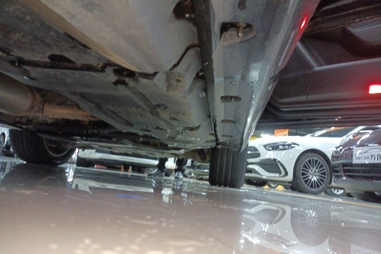 奔驰GLE 2017款 GLE 320 4MATIC 动感型局部细节9001