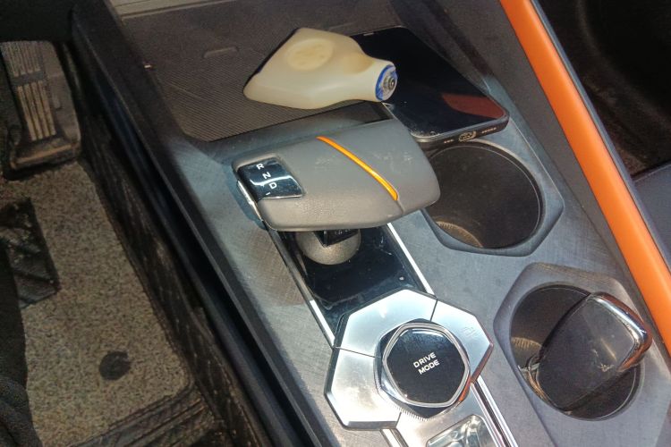 长安UNI-V 2023款 1.5T 尊贵型局部细节18