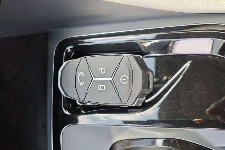 领克02 2021款 1.5TD DCT两驱耀 冠军版中控内饰7001