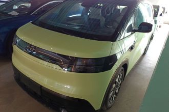 极氪MIX 2025款 长续航智驾版