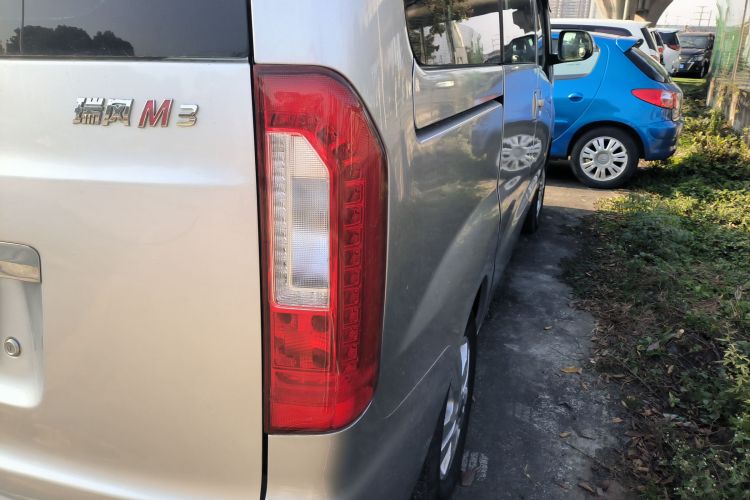 江淮瑞风 瑞风M3 2016款 宜家版 1.6L 豪华智能型车身外观9