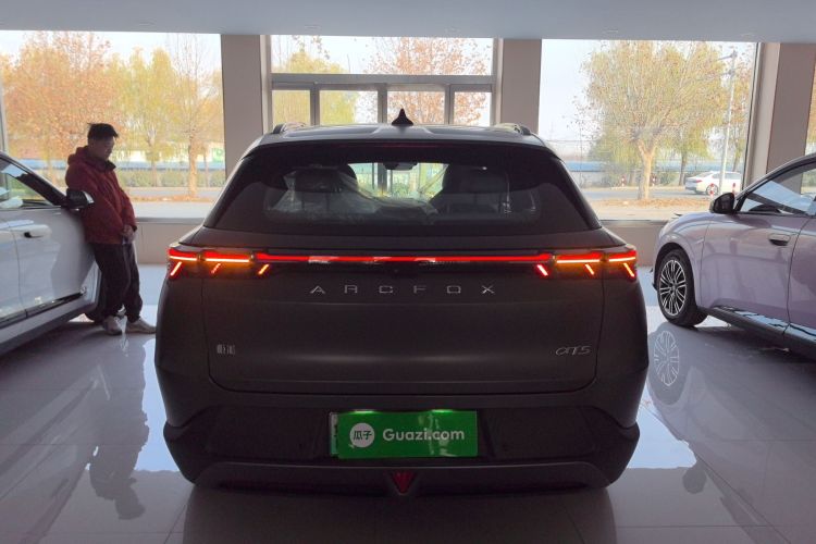 ARCFOX极狐 极狐 阿尔法T5(ARCFOX αT5) 2025款 630 神行版车身外观6
