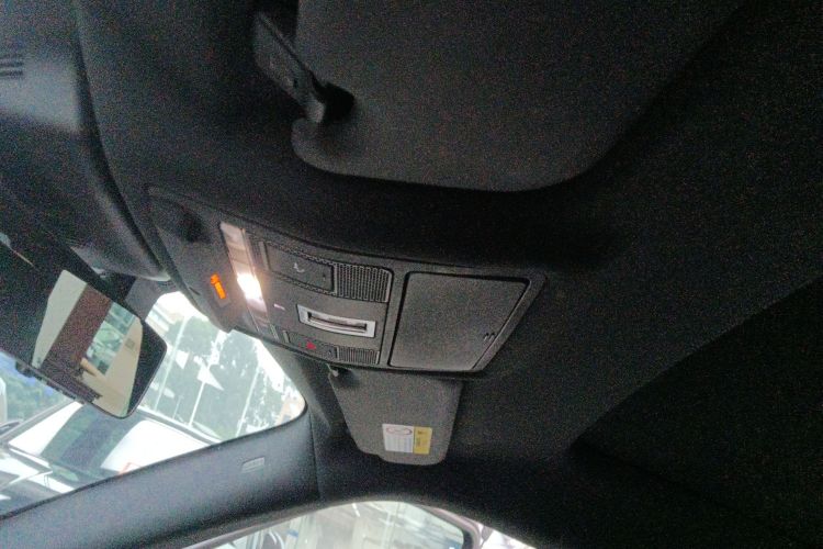 路虎 揽胜极光 2020款 249PS R-DYNAMIC S 曜黑运动科技版中控内饰22