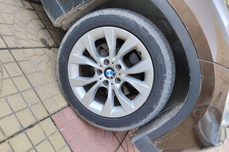 宝马X1 2013款 sDrive18i 领先型车身外观6007