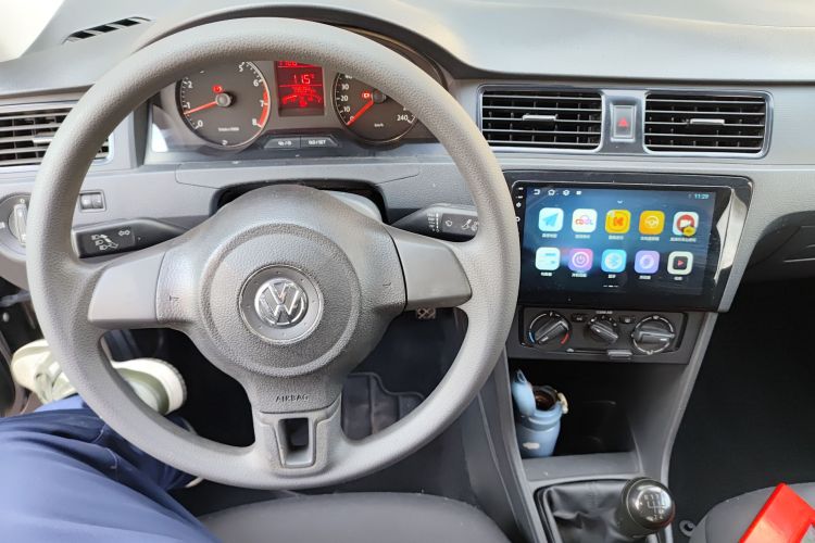 大众 桑塔纳 2015款 1.6L 手动风尚版中控内饰12