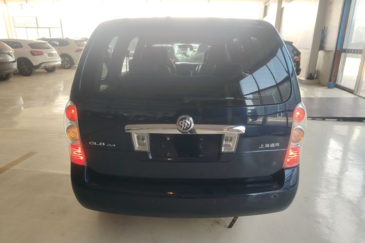 别克GL8 2014款 2.4L 行政版车身外观6