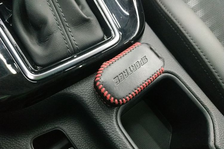 起亚 智跑 2018款 2.0L 自动智享豪华版 国V中控内饰7001