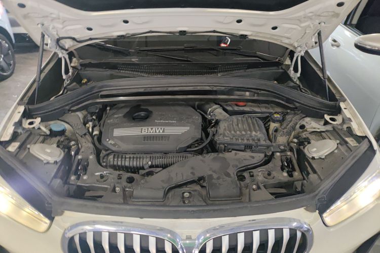 宝马X1 2020款 xDrive25Li 尊享型机舱底盘24