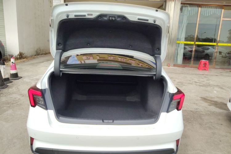 本田 型格 2022款 240TURBO 手动专属版机舱底盘23