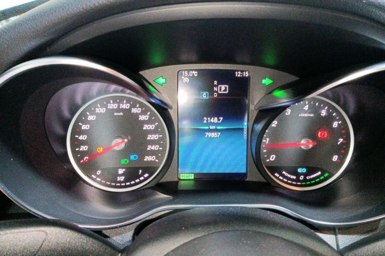 奔驰C级 2019款 C 260 运动版中控内饰14