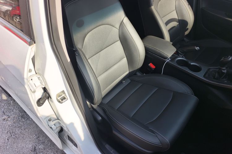 吉利汽车 帝豪 2019款 领军版 1.5L 手动向上亚运版 国VI局部细节41