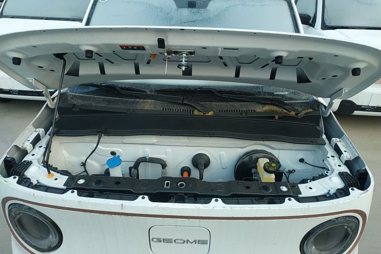 吉利银河 2024款 熊猫mini 200km 耐力熊机舱底盘24