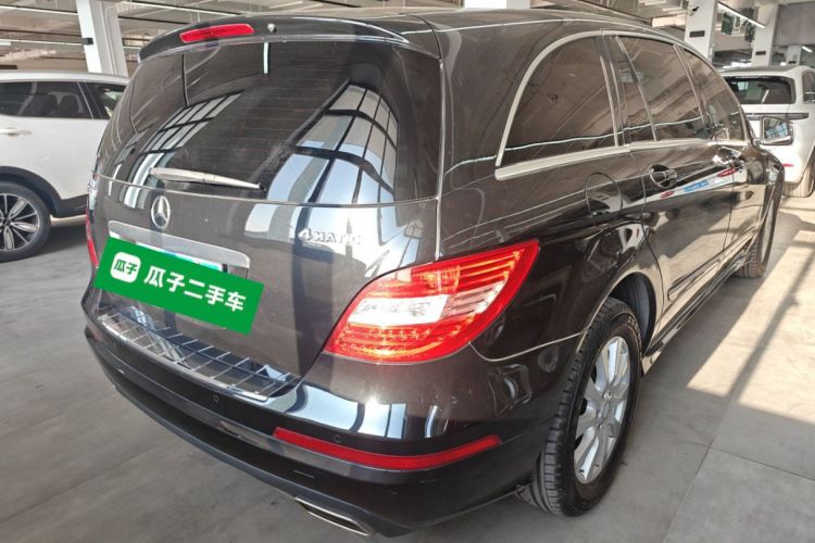 奔驰R级 2017款 R 320 4MATIC 商务型臻藏版车身外观7