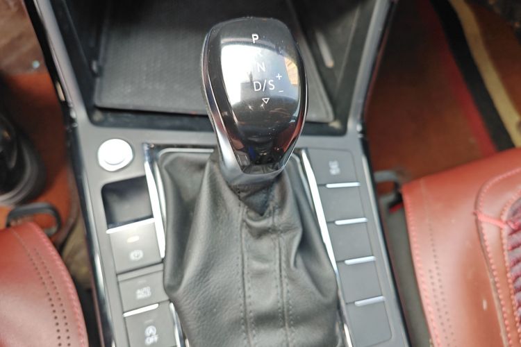 大众 帕萨特 2020款 改款 280TSI 商务版 国VI中控内饰18