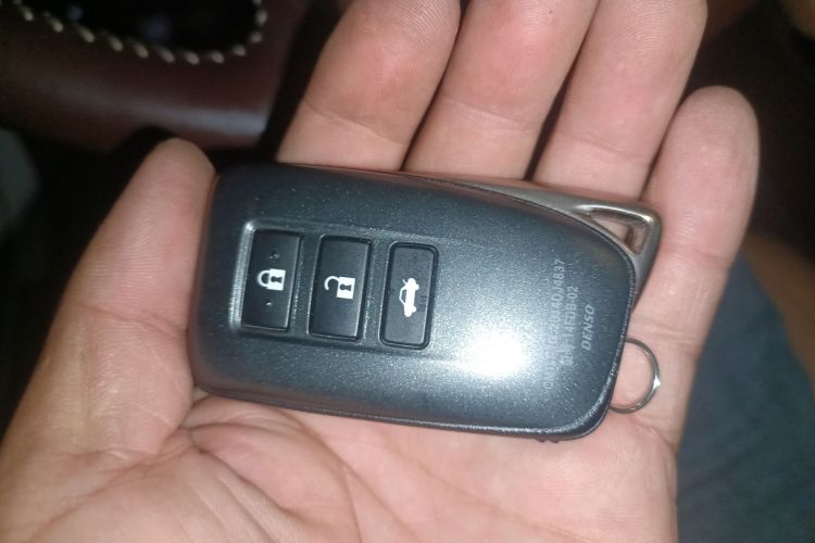 雷克萨斯ES 2015款 200 精英版中控内饰11