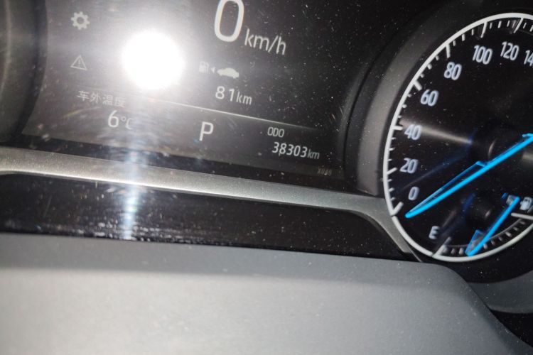 丰田 凌放HARRIER 2022款 双擎 2.5L CVT两驱豪华版中控内饰15