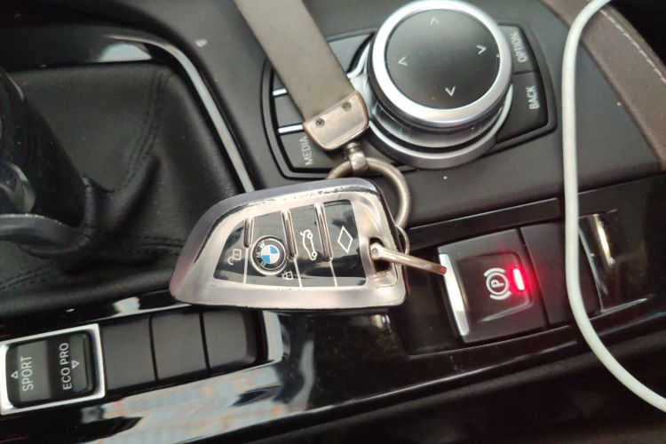 宝马X1 2020款 sDrive20Li 尊享型中控内饰11