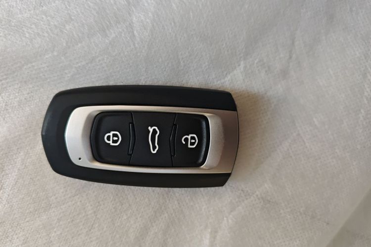 吉利银河 熊猫 2025款 210km 元气熊中控内饰7001