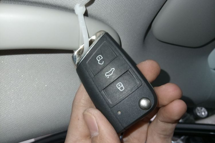 大众 迈腾 2025款 改款 众享款 330TSI DSG豪华型中控内饰7001