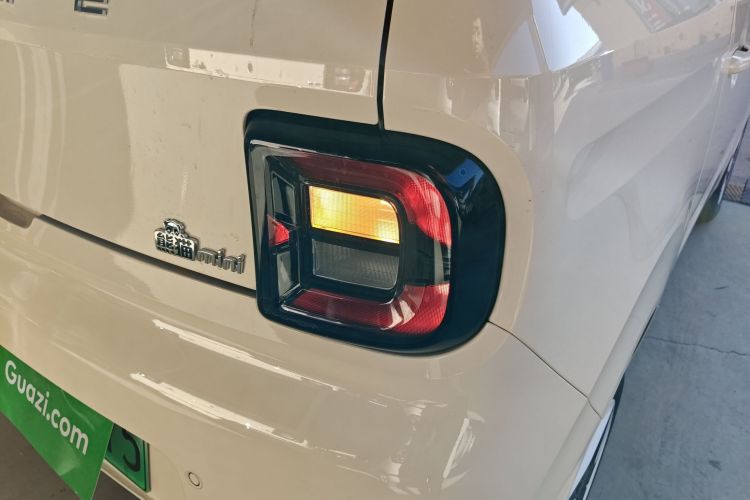 吉利银河 熊猫 2025款 210km 元气熊车身外观9