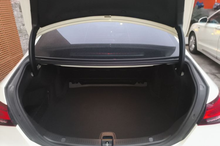 奔驰E级 2021款 E 260 L 运动型中控内饰23