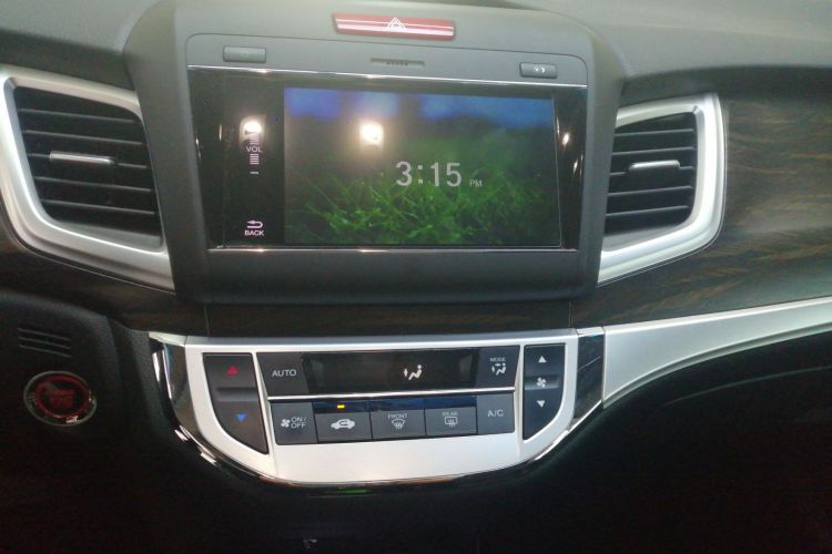 本田 杰德 2017款 210TURBO CVT豪华版 5座中控内饰16