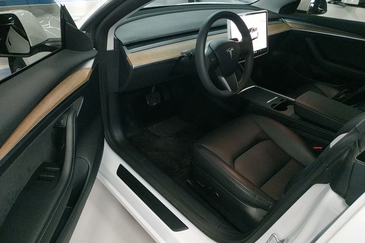 特斯拉 Model 3 2022款 后轮驱动版中控内饰20