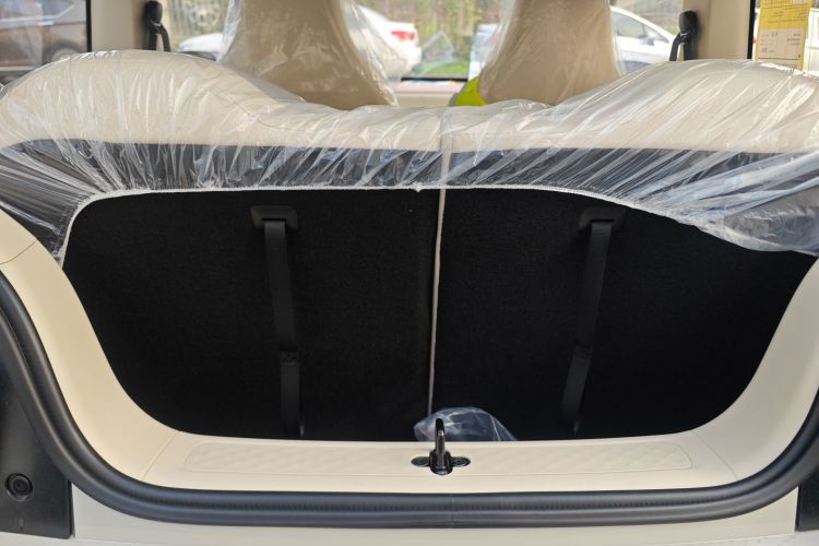 五菱汽车 宏光MINIEV 2024款 第三代 215km 青春版机舱底盘23