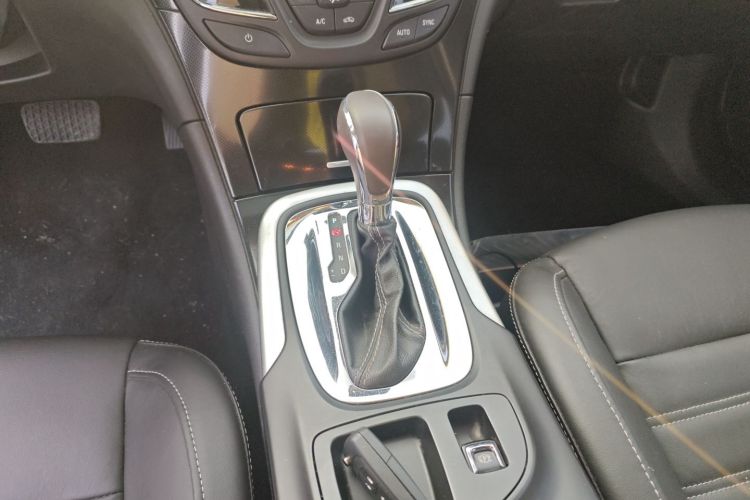 别克 君威 2015款 1.6T 精英技术型局部细节18