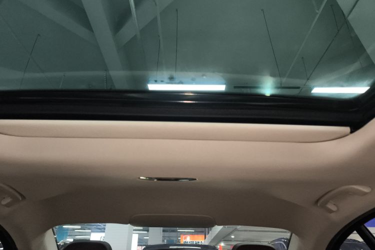 宝马3系 2025款 325i M运动套装中控内饰22