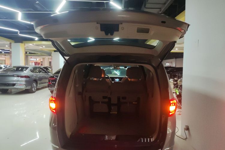 别克GL8 2017款 25S 舒适型 国V中控内饰23