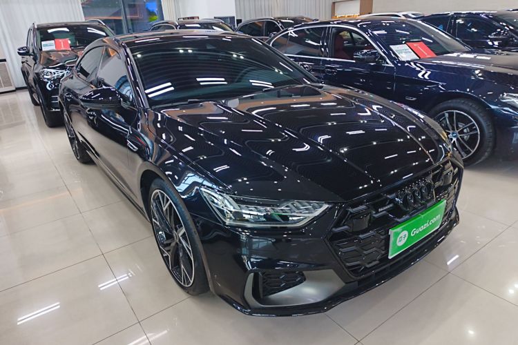 奥迪A7L 2024款 45 TFSI quattro 黑武士版车身外观3