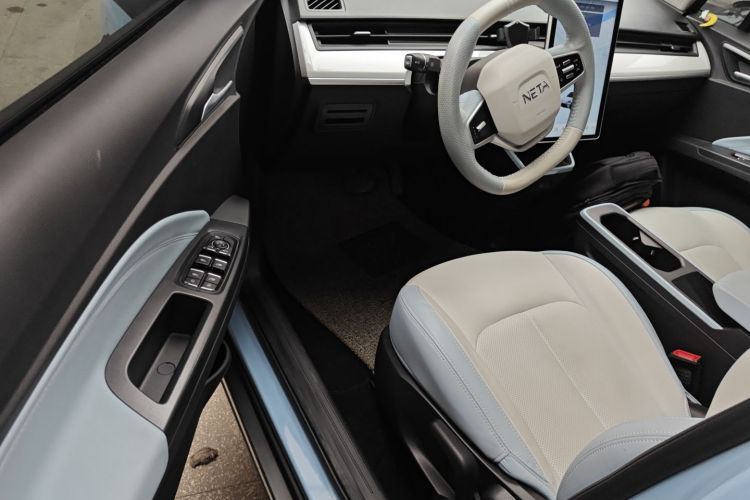 哪吒汽车 哪吒AYA 2023款 318 Lite中控内饰20