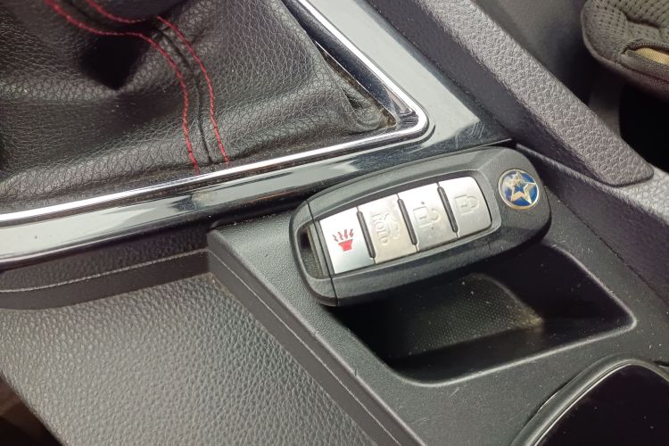 启辰D60 2018款 1.6L 手动智联精英版中控内饰11