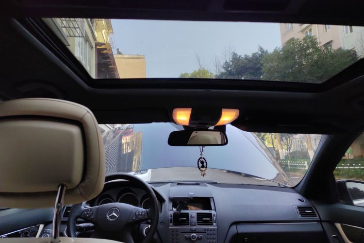 奔驰C级 2010款 C 200 CGI 时尚型中控内饰22