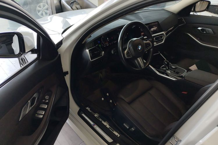 宝马3系 2022款 320Li M运动套装中控内饰7003