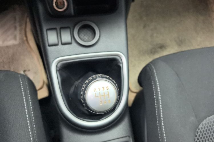 东风风度MX6 2015款 2.0L 手动两驱领航版中控内饰18