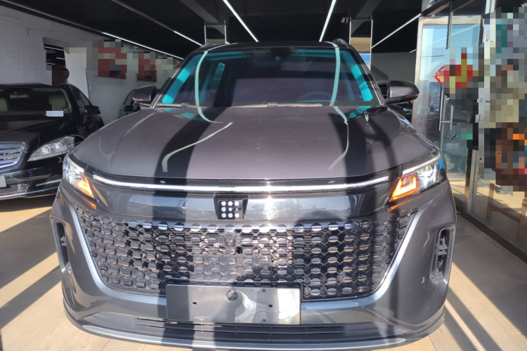 蓝电E5 2024款 荣耀版 100KM臻享型 7座车身外观6001