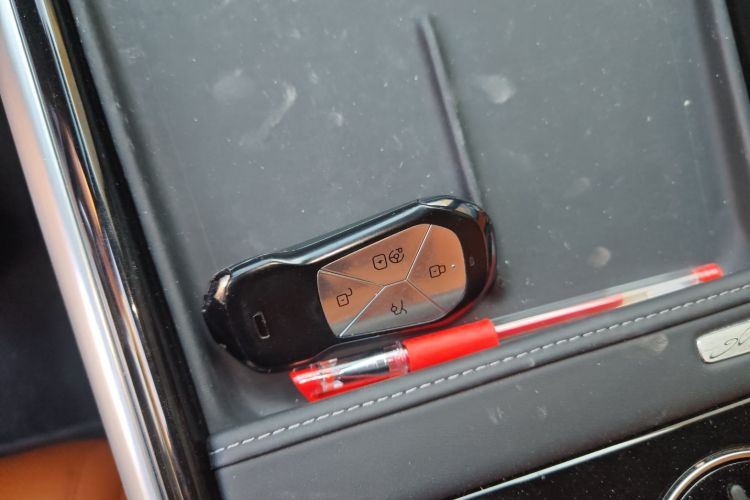 小鹏G9 2022款 702 Max中控内饰7001