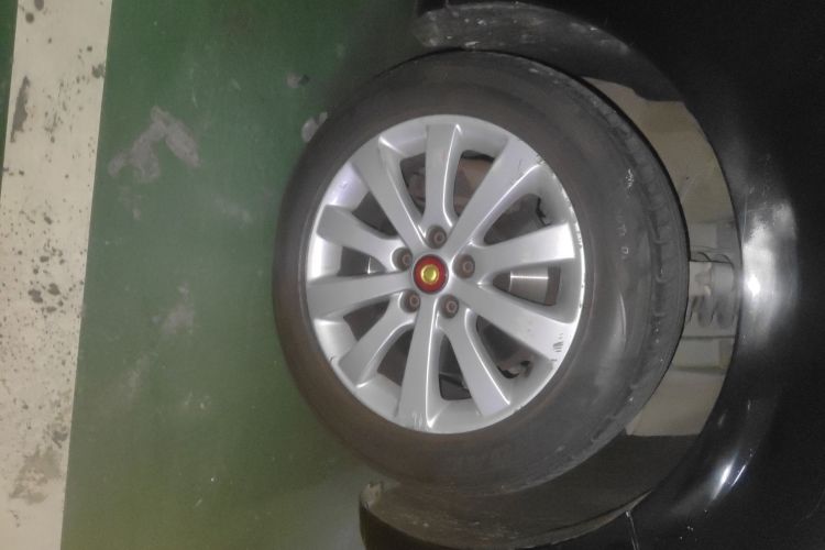 红旗H7 2013款 2.0T 豪华型车身外观6007