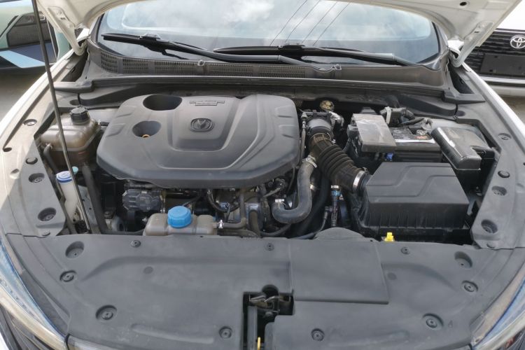 长安 逸动 2021款 PLUS 蓝鲸NE 1.4T GDI DCT尊贵型机舱底盘24