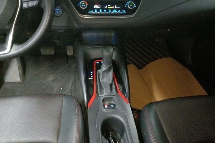 丰田 雷凌 2022款 双擎 1.8H E-CVT运动版中控内饰18